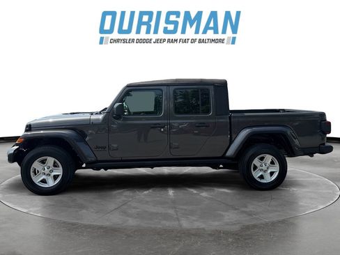 Used 2022 Jeep Gladiator Sport AWD/4WD image 3