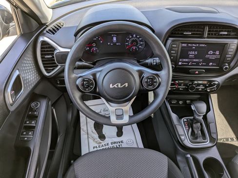 Certified 2022 Kia Soul LX FWD image 15