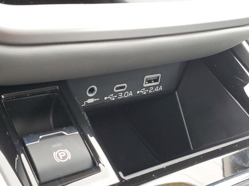 Certified 2025 Subaru Legacy Limited w/ Popular Package #2 image 27