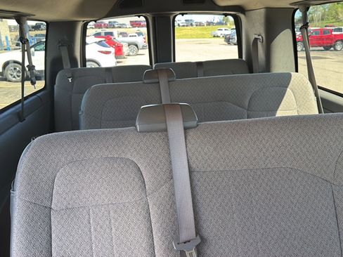 Used 2025 GMC Savana 3500 LT w/ LT Preferred Equipment Group RWD image 13