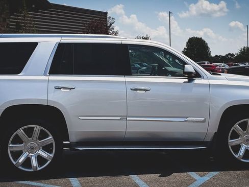 Used 2015 Cadillac Escalade Luxury RWD image 13