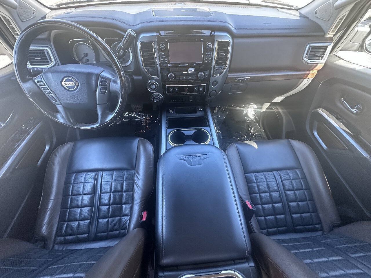 Used 2017 Nissan Titan Platinum Reserve AWD/4WD image 12