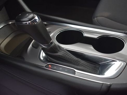 Used 2018 Chevrolet Malibu LT FWD image 23