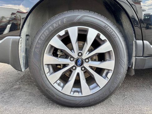 Used 2018 Subaru Outback 3.6R Touring AWD/4WD image 41