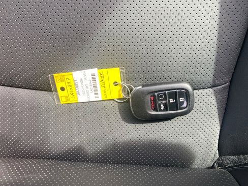 Certified 2025 Honda Accord EX-L image 38