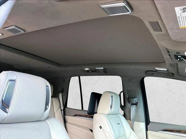 Used 2025 Cadillac Escalade Sport Platinum AWD/4WD image 17