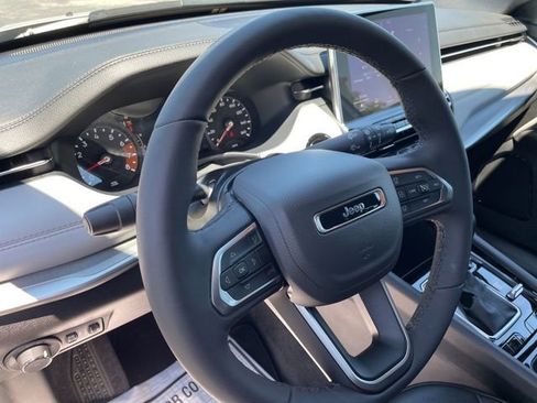 Used 2025 Jeep Compass Limited AWD/4WD image 24