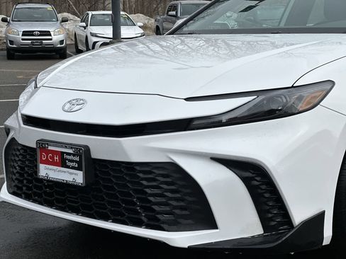 New 2026 Toyota Camry SE image 11