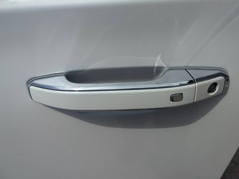 Used 2020 GMC Yukon XL Denali w/ Open Road Package image 23