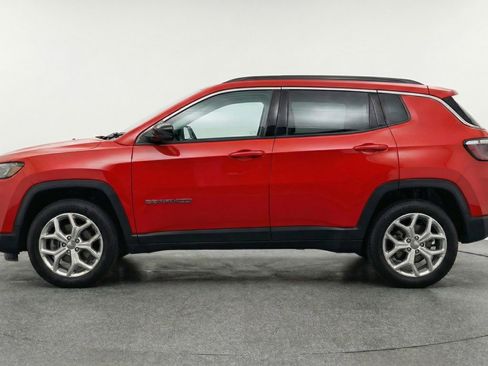 Used 2025 Jeep Compass Latitude image 5