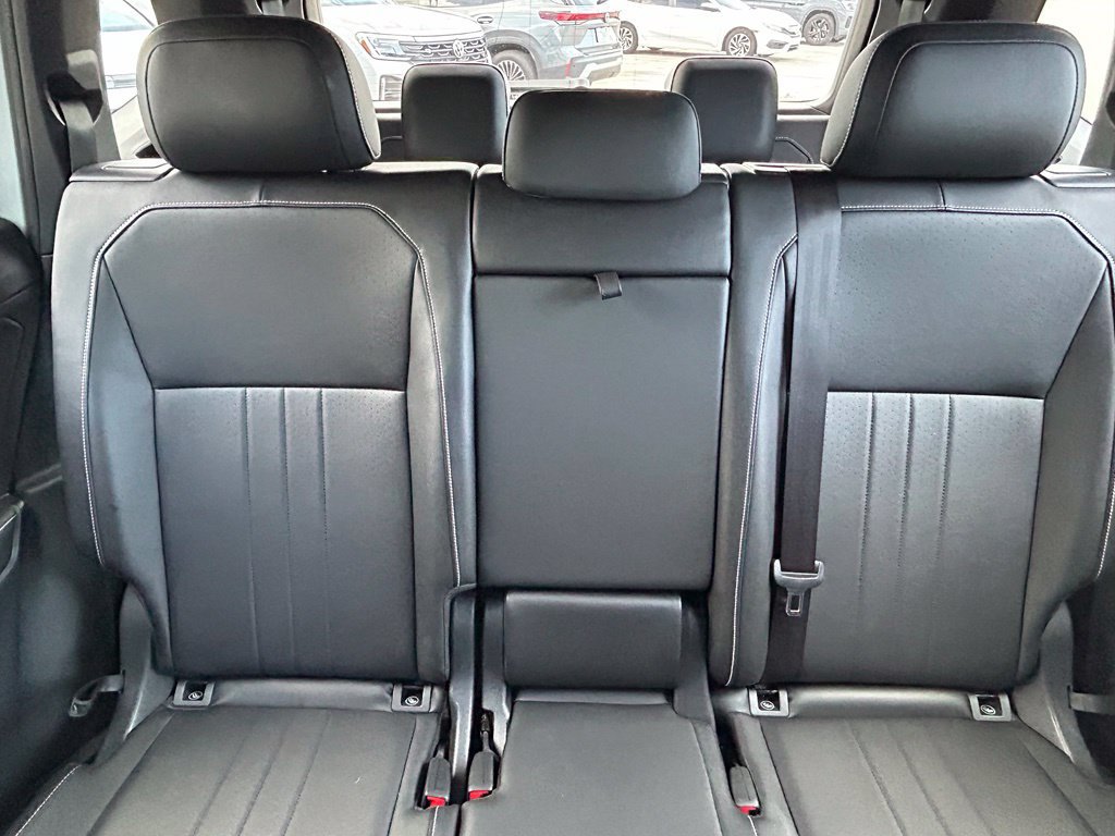 Certified 2023 Volkswagen Tiguan SE R-Line FWD image 13