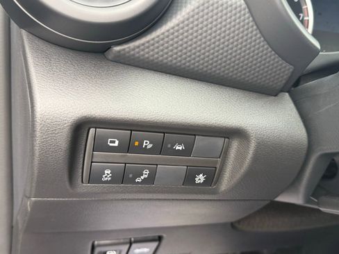 Used 2025 Nissan Kicks Play S image 32