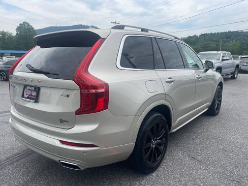 Used 2018 Volvo XC90 T6 Momentum w/ Momentum Plus Package AWD/4WD image 8
