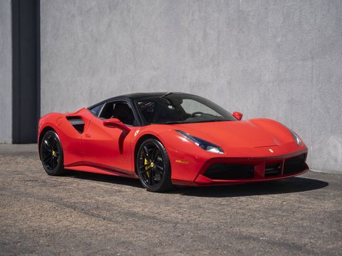 Certified 2017 Ferrari 488 GTB RWD image 7