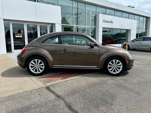Used 2014 Volkswagen Beetle TDI FWD image 8