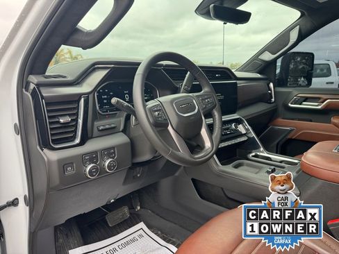 Used 2025 GMC Sierra 2500 Denali Ultimate image 29