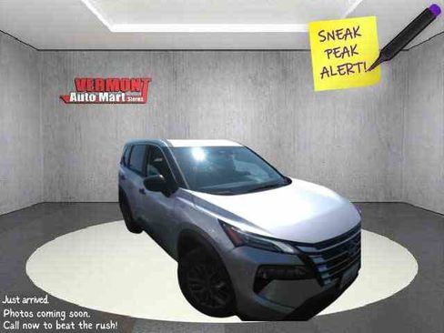 Used 2024 Nissan Rogue S AWD/4WD image 1