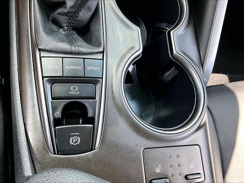 Used 2023 Toyota Camry XSE FWD image 31