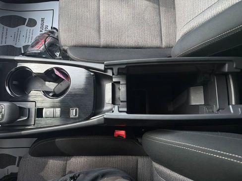 Used 2023 Nissan Rogue SV FWD image 25