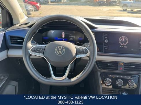 Certified 2023 Volkswagen Taos SE w/ Panoramic Sunroof Package FWD image 18