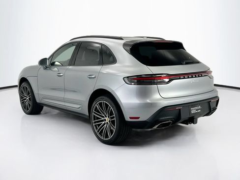 Certified 2025 Porsche Macan AWD/4WD image 3