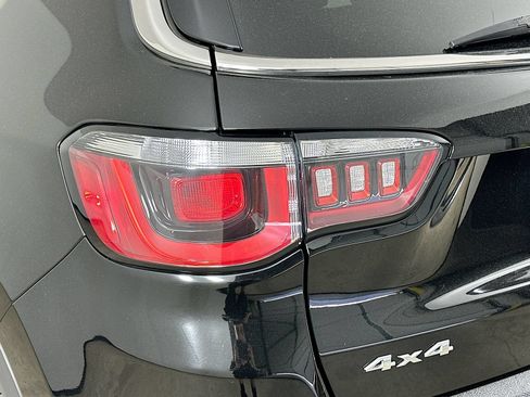 Used 2019 Jeep Compass Limited w/ Safety & Security Group AWD/4WD image 11