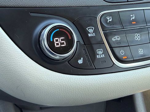 Used 2022 Chevrolet Malibu LT w/ Leather Package image 26