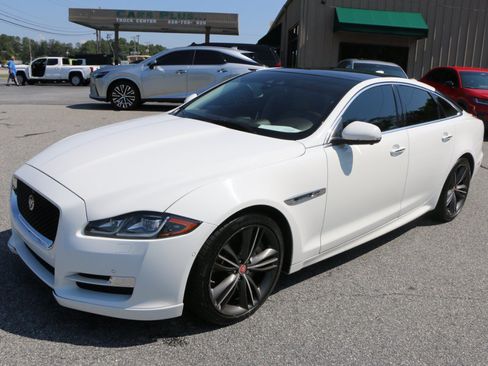 Used 2018 Jaguar XJ Supercharged RWD image 1