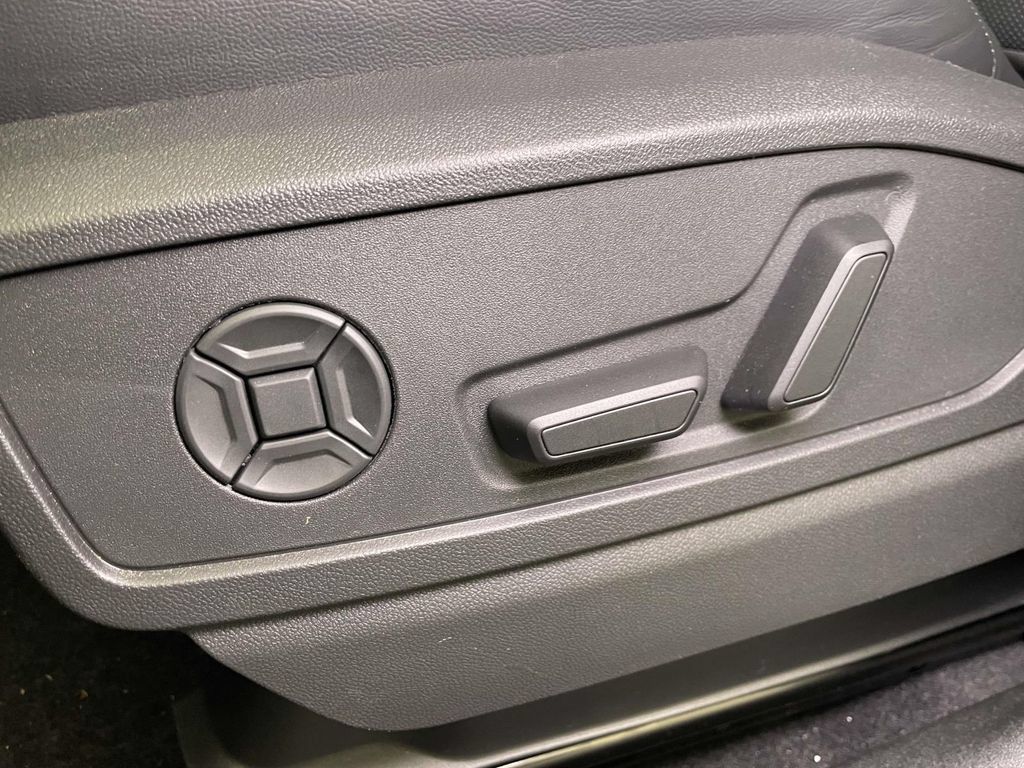 New 2026 Audi Q5 Premium Plus AWD/4WD image 17