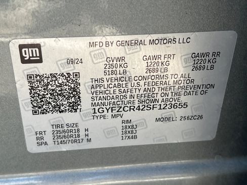Certified 2025 Cadillac XT4 Premium Luxury FWD image 28
