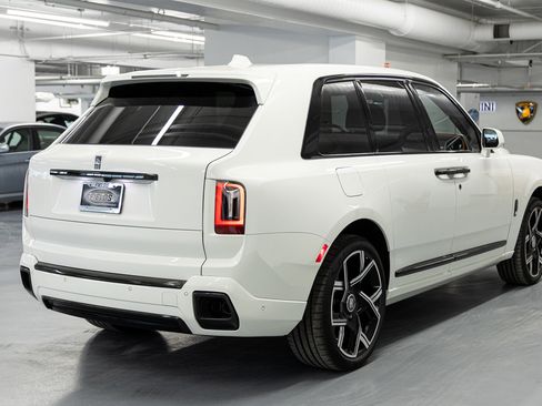 New 2026 Rolls-Royce Cullinan Black Badge image 5