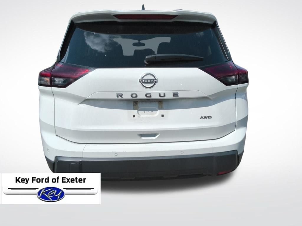 Used 2024 Nissan Rogue S AWD/4WD image 11