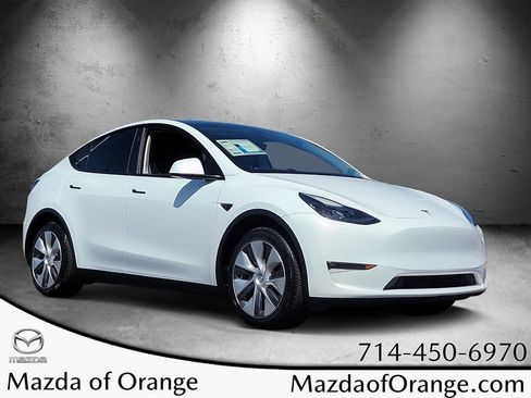 Used 2024 Tesla Model Y Long Range AWD/4WD image 1