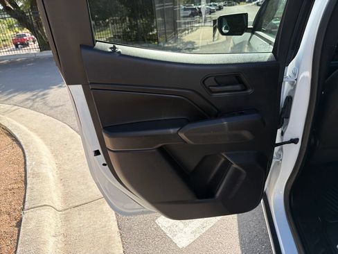 Used 2024 Chevrolet Colorado W/T RWD image 34