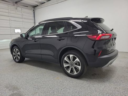 Certified 2025 Ford Escape Platinum AWD/4WD image 4