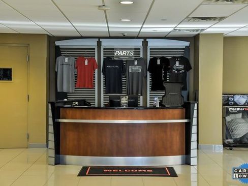 Used 2023 GMC Canyon Denali image 34