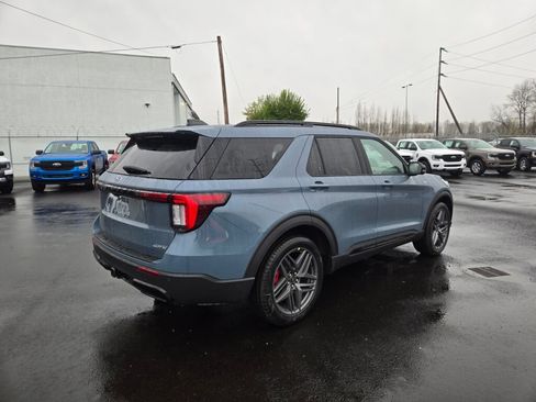 New 2026 Ford Explorer ST-Line w/ ST-Line Street Pack AWD/4WD image 5