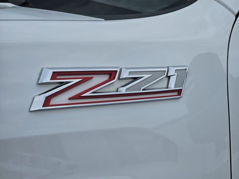 Used 2025 Chevrolet Silverado 2500 LT AWD/4WD image 9