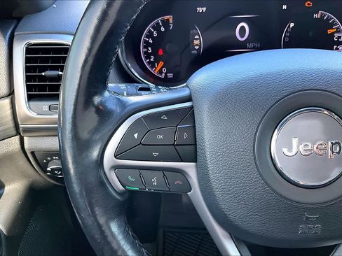 Used 2021 Jeep Grand Cherokee Laredo image 22