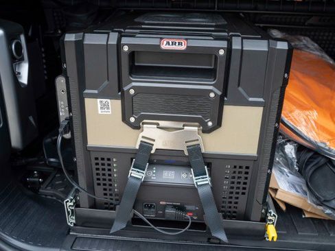 Used 2023 Land Rover Defender 110 S image 66