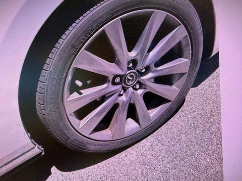 Used 2023 MAZDA MAZDA3 s FWD image 13