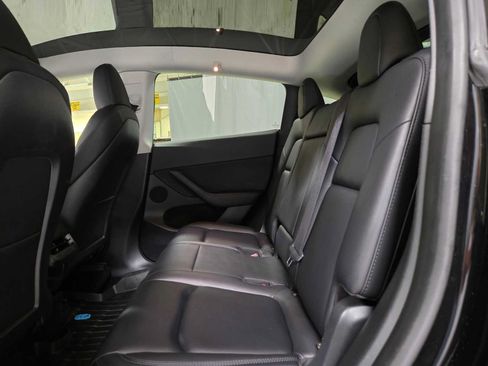 Used 2023 Tesla Model Y Long Range AWD/4WD image 17