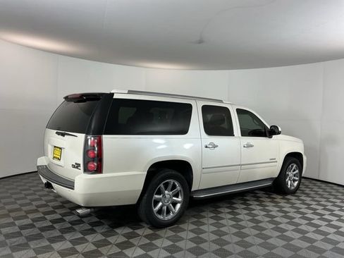 Used 2011 GMC Yukon XL Denali AWD/4WD image 4