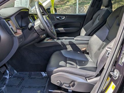 Certified 2023 Volvo XC60 B5 Plus AWD/4WD image 13
