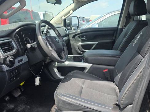 Used 2017 Nissan Titan PRO-4X AWD/4WD image 9