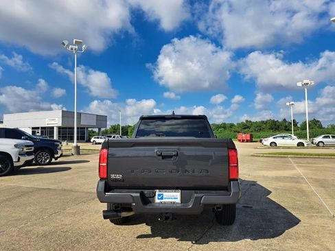 Used 2025 Toyota Tacoma SR5 AWD/4WD image 6