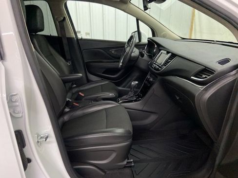 Used 2022 Buick Encore Preferred image 29