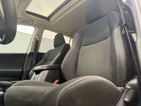 Used 2015 Toyota RAV4 XLE AWD/4WD image 11