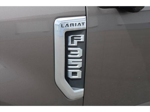 Used 2020 Ford F350 Lariat w/ Lariat Value Package AWD/4WD image 39