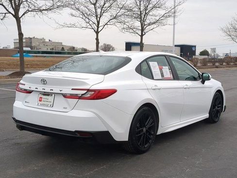 Certified 2025 Toyota Camry SE image 5